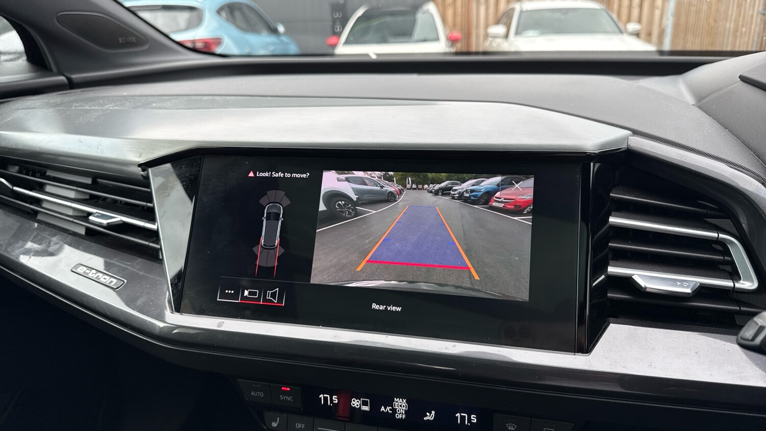 Used Audi Q4 e-tron 2021 for sale - 76082137: Photo 25