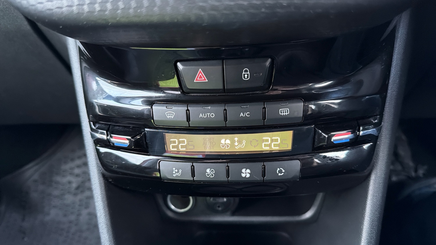 Used Peugeot 2008 2018 for sale - 77189184: Photo 25