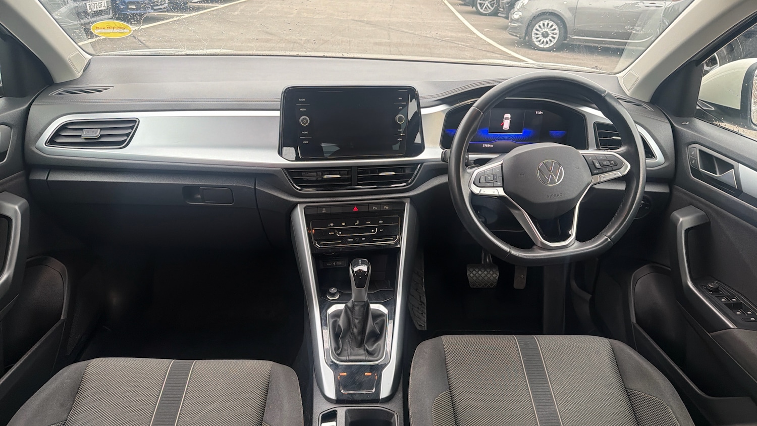 Used Volkswagen T-Roc 2023 for sale - 77655966: Photo 11