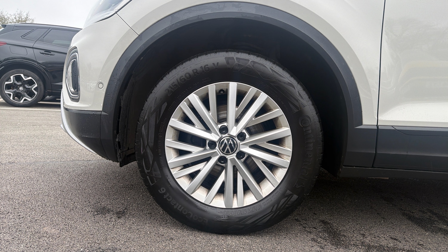 Used Volkswagen T-Roc 2023 for sale - 77655966: Photo 17