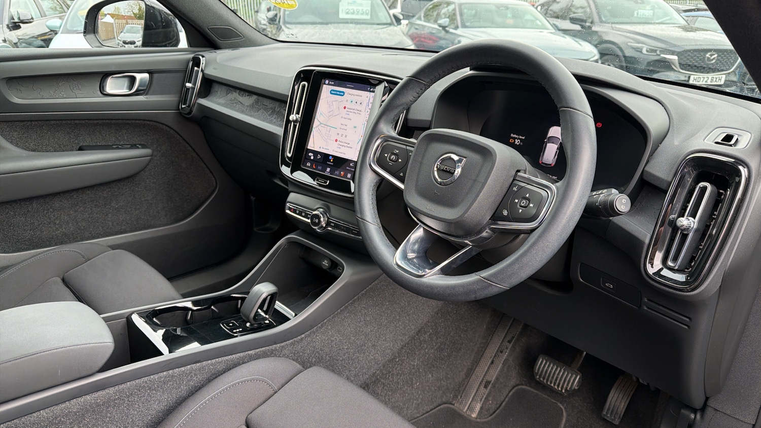 Used Volvo XC40 2023 for sale - 78201847: Photo 9