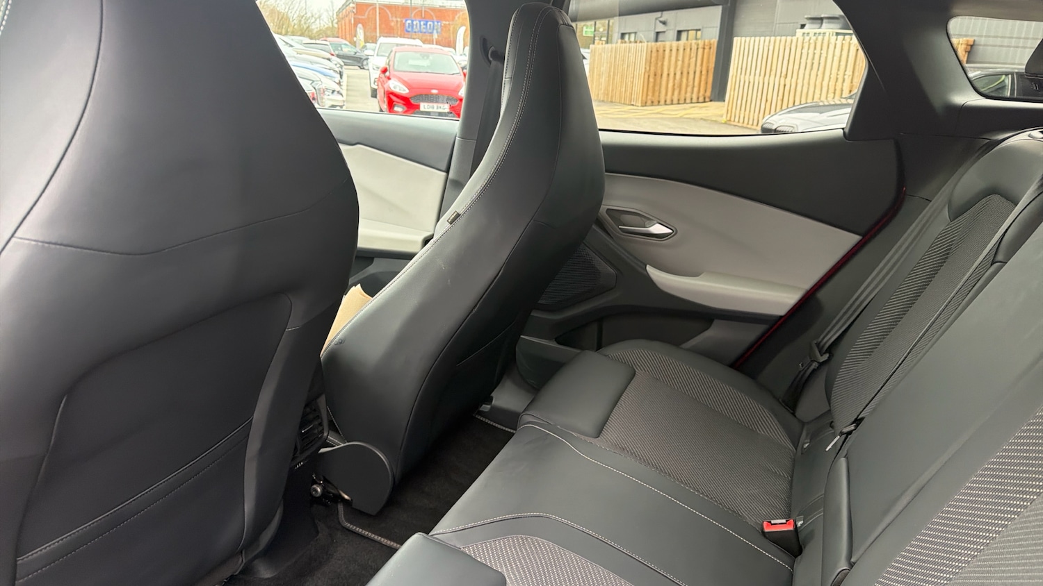 Used Ford Explorer 2024 for sale - 77610409: Photo 14