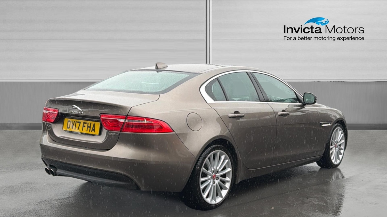 Used Jaguar XE 2017 for sale - 77721094: Photo 3