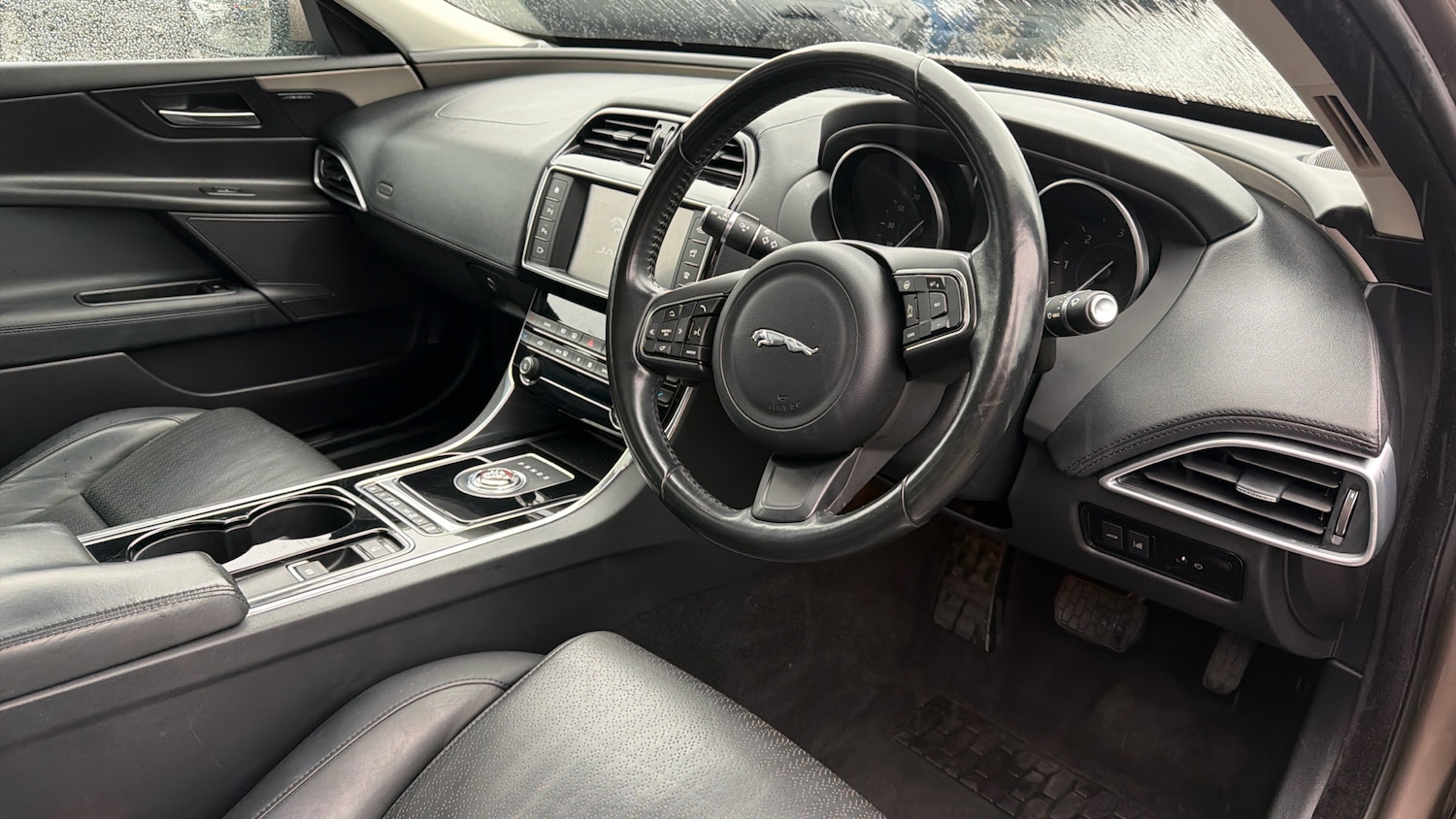 Used Jaguar XE 2017 for sale - 77721094: Photo 9