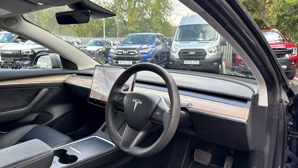Used Tesla Model 3 2021 for sale - 76106952: Photo 9