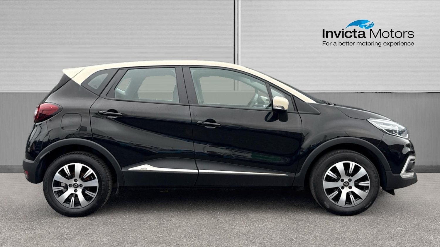 Used Renault Captur 2018 for sale - 76224885: Photo 2