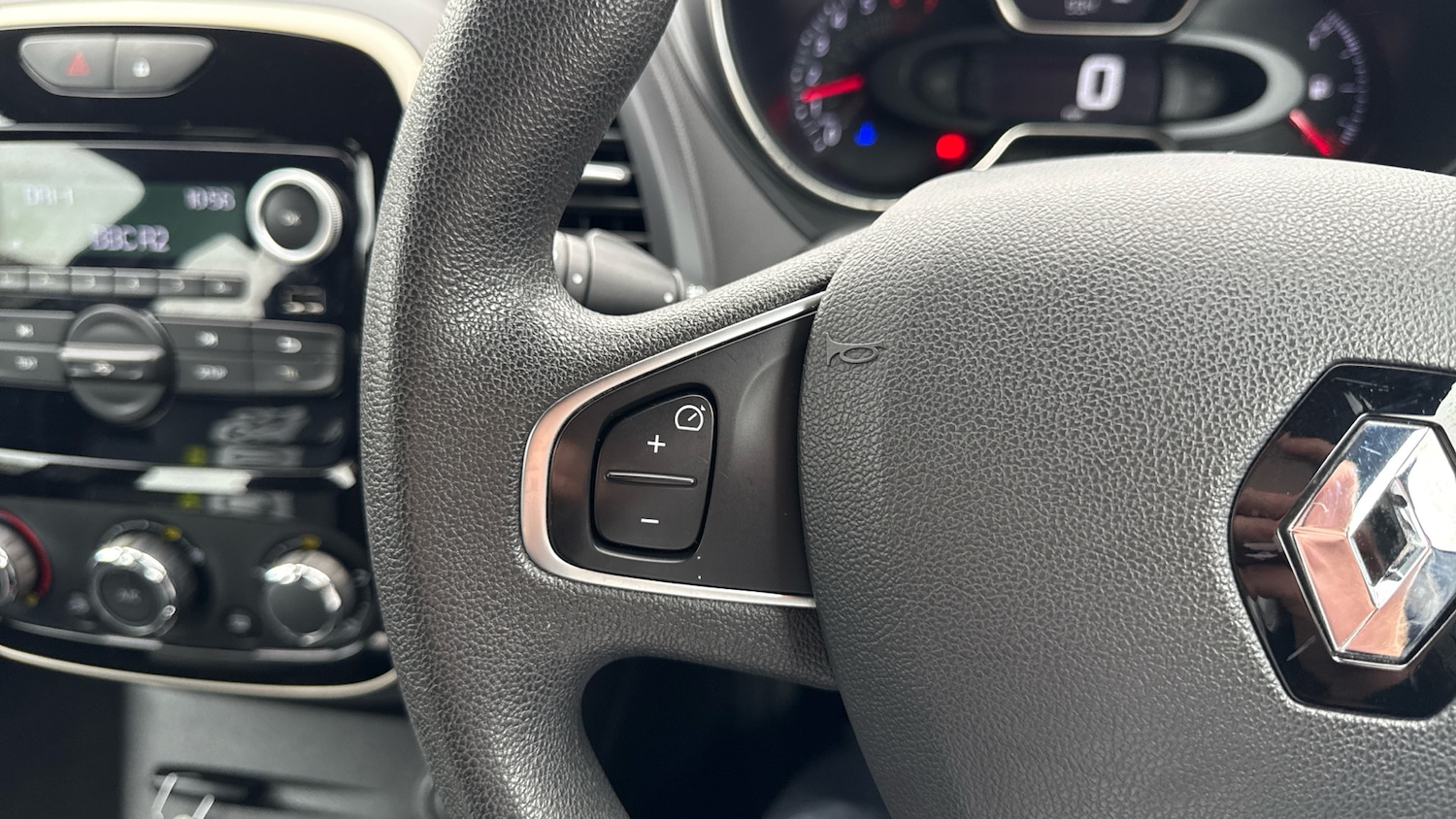 Used Renault Captur 2018 for sale - 76224885: Photo 24