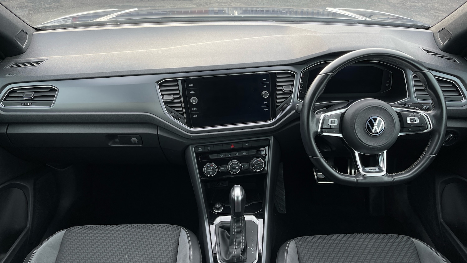 Used Volkswagen T-Roc 2021 for sale - 76237338: Photo 11