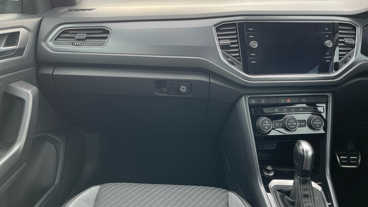 Used Volkswagen T-Roc 2021 for sale - 76237338: Photo 12