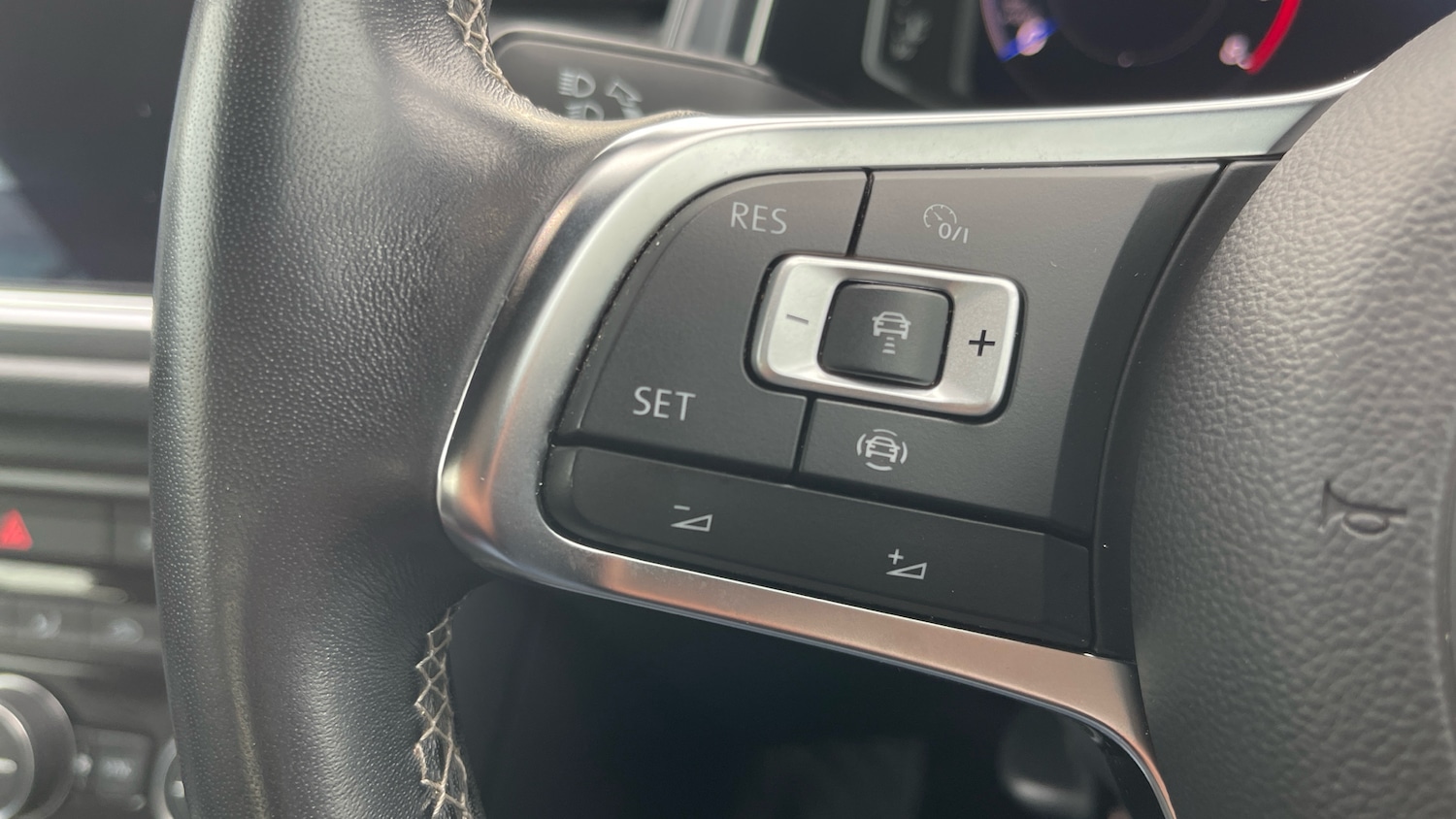 Used Volkswagen T-Roc 2021 for sale - 76237338: Photo 21