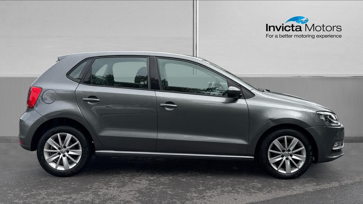 Used Volkswagen Polo 2015 for sale - 76211667: Photo 2