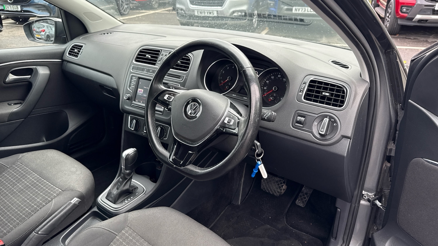 Used Volkswagen Polo 2015 for sale - 76211667: Photo 9