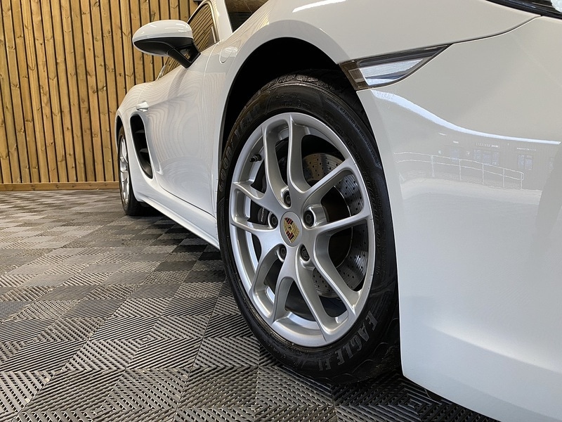 Used Porsche 718 Cayman 2019 for sale - 76253245: Photo 10