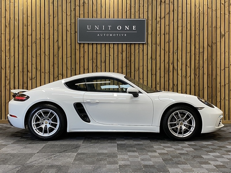 Used Porsche 718 Cayman 2019 for sale - 76253245: Photo 2