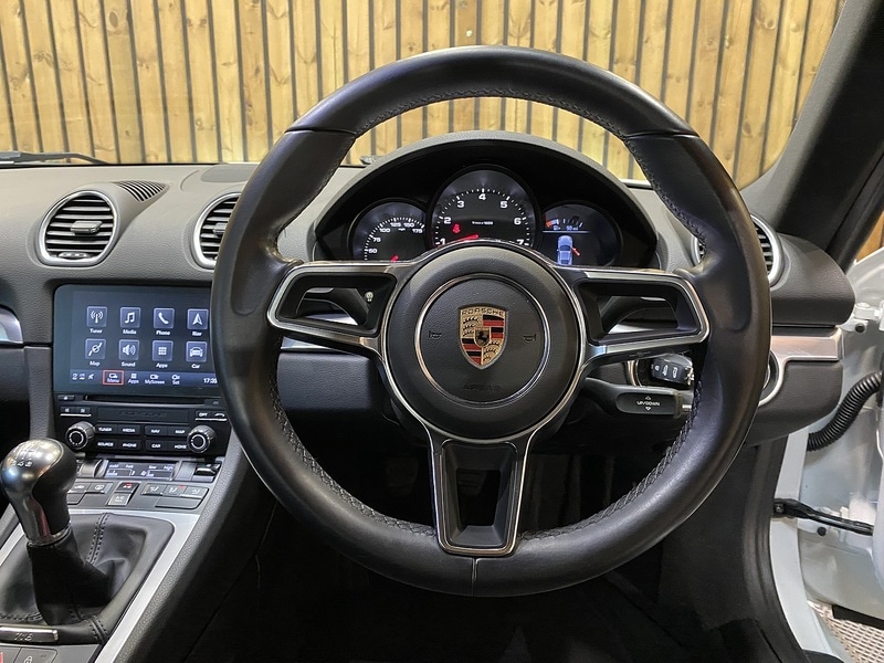 Used Porsche 718 Cayman 2019 for sale - 76253245: Photo 25