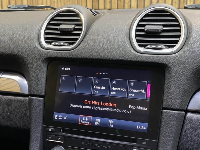 Used Porsche 718 Cayman 2019 for sale - 76253245: Photo 28