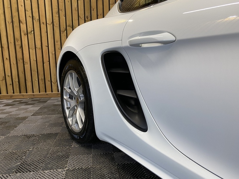 Used Porsche 718 Cayman 2019 for sale - 76253245: Photo 33