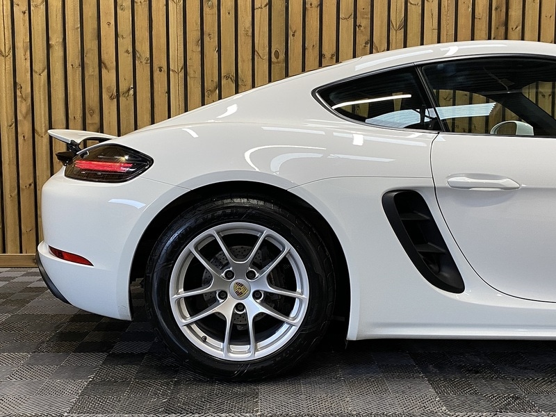 Used Porsche 718 Cayman 2019 for sale - 76253245: Photo 38