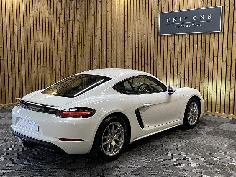 Used Porsche 718 Cayman 2019 for sale - 76253245: Photo 4