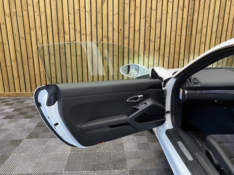 Used Porsche 718 Cayman 2019 for sale - 76253245: Photo 42