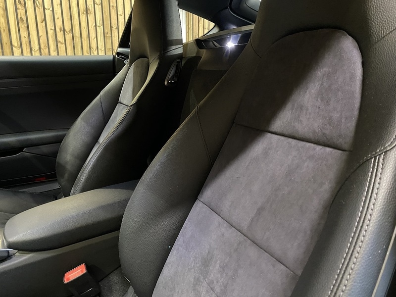 Used Porsche 718 Cayman 2019 for sale - 76253245: Photo 46