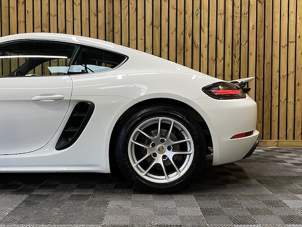 Used Porsche 718 Cayman 2019 for sale - 76253245: Photo 47