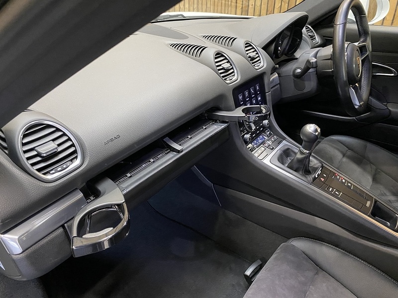 Used Porsche 718 Cayman 2019 for sale - 76253245: Photo 49