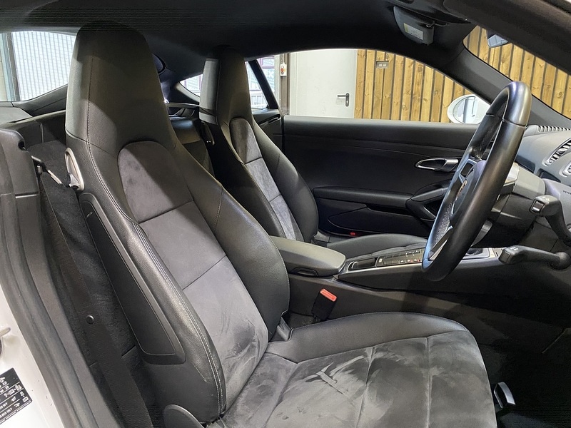 Used Porsche 718 Cayman 2019 for sale - 76253245: Photo 52