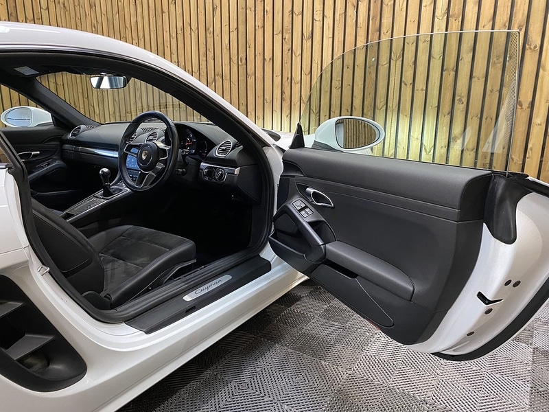 Used Porsche 718 Cayman 2019 for sale - 76253245: Photo 56