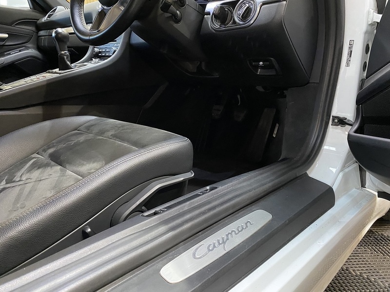 Used Porsche 718 Cayman 2019 for sale - 76253245: Photo 58