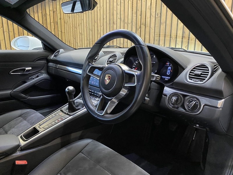 Used Porsche 718 Cayman 2019 for sale - 76253245: Photo 6