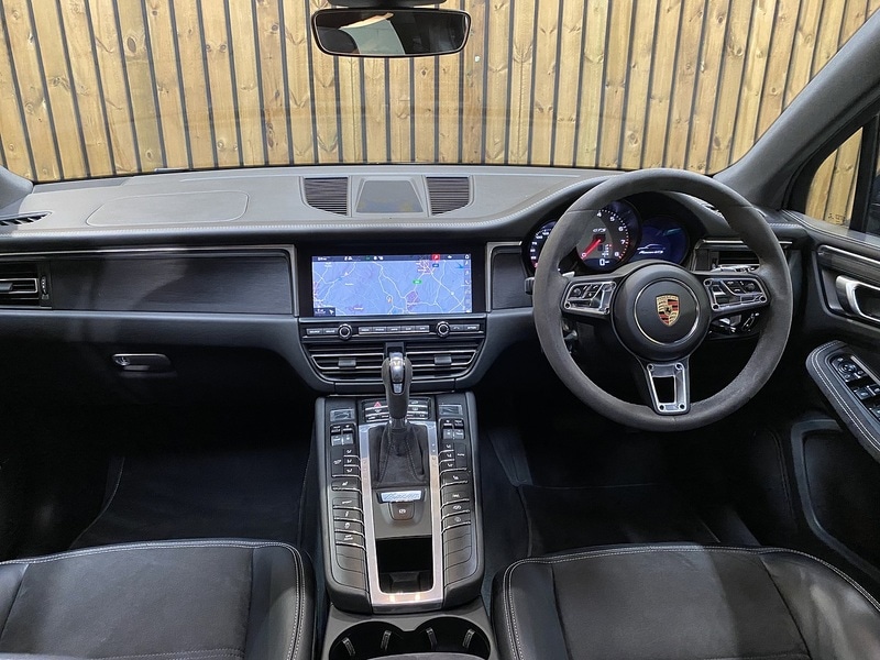 Used Porsche Macan 2021 for sale - 76510390: Photo 24