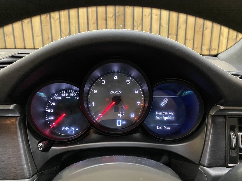 Used Porsche Macan 2021 for sale - 76510390: Photo 26