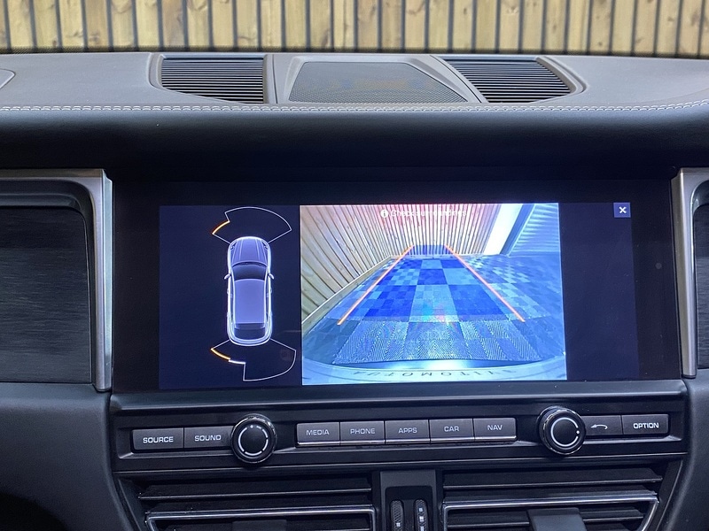 Used Porsche Macan 2021 for sale - 76510390: Photo 38