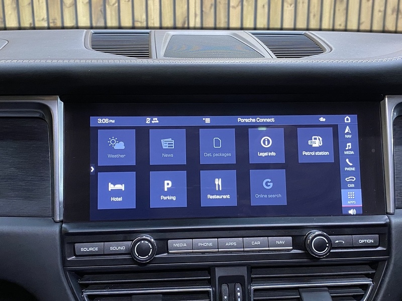 Used Porsche Macan 2021 for sale - 76510390: Photo 41