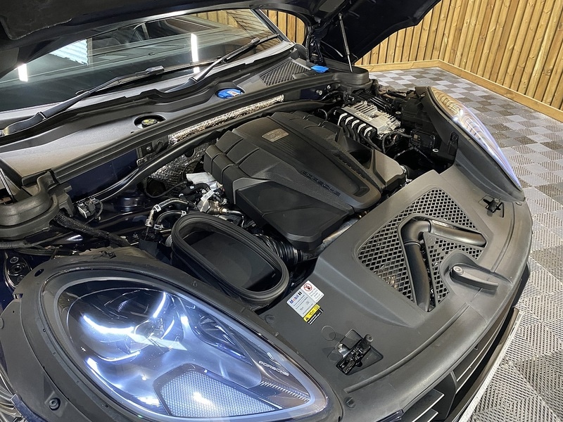 Used Porsche Macan 2021 for sale - 76510390: Photo 46