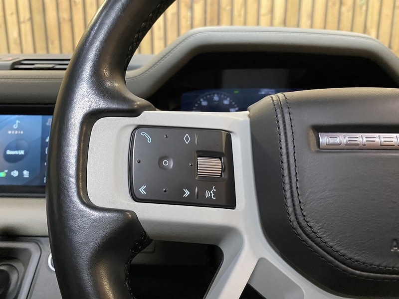Used Land Rover Defender 110 2020 for sale - 75833084: Photo 25