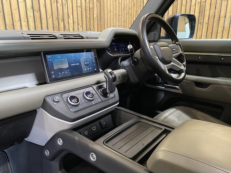 Used Land Rover Defender 110 2020 for sale - 75833084: Photo 32