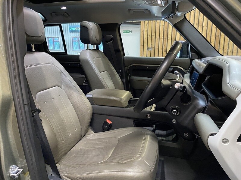 Used Land Rover Defender 110 2020 for sale - 75833084: Photo 44