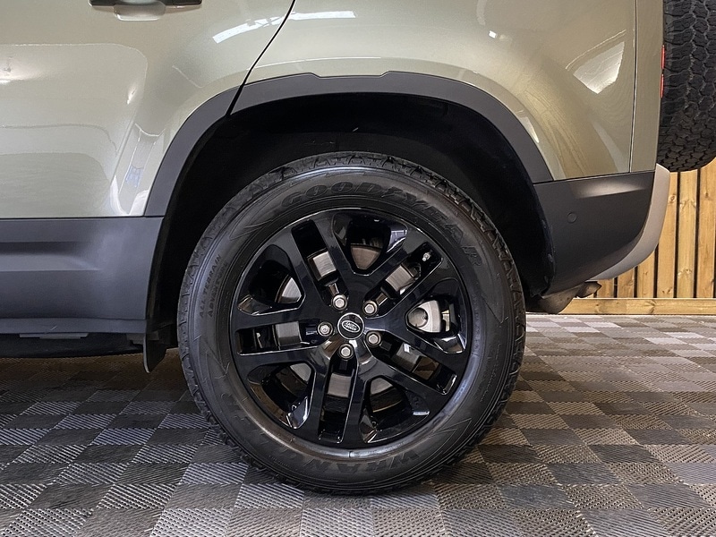 Used Land Rover Defender 110 2020 for sale - 75833084: Photo 51