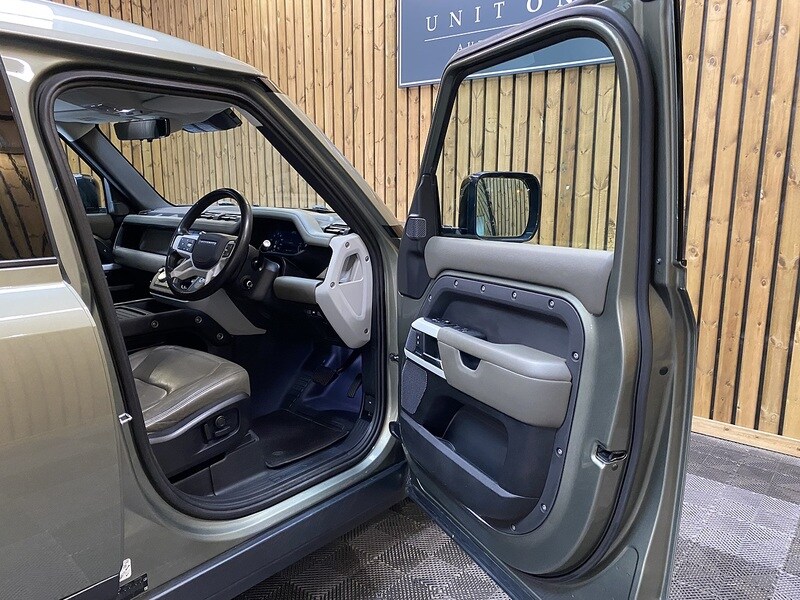 Used Land Rover Defender 110 2020 for sale - 75833084: Photo 52