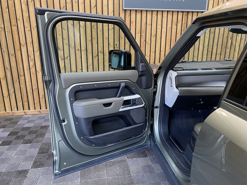 Used Land Rover Defender 110 2020 for sale - 75833084: Photo 73