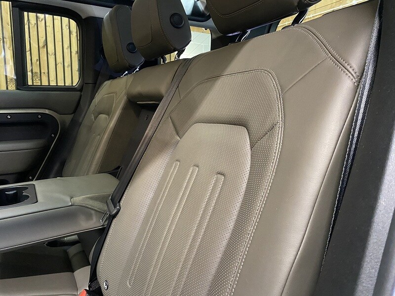 Used Land Rover Defender 110 2020 for sale - 75833084: Photo 76