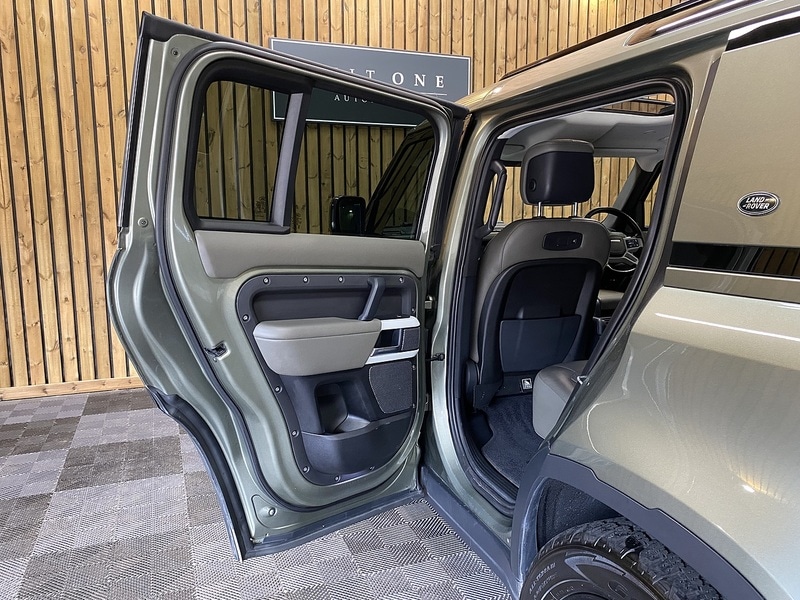 Used Land Rover Defender 110 2020 for sale - 75833084: Photo 81