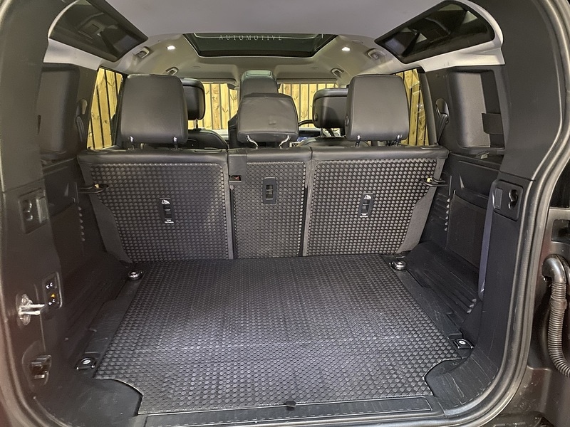 Used Land Rover Defender 110 2020 for sale - 76798822: Photo 42