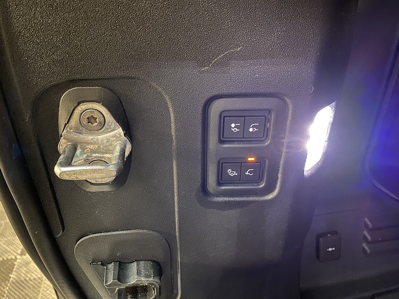 Used Land Rover Defender 110 2020 for sale - 76798822: Photo 43