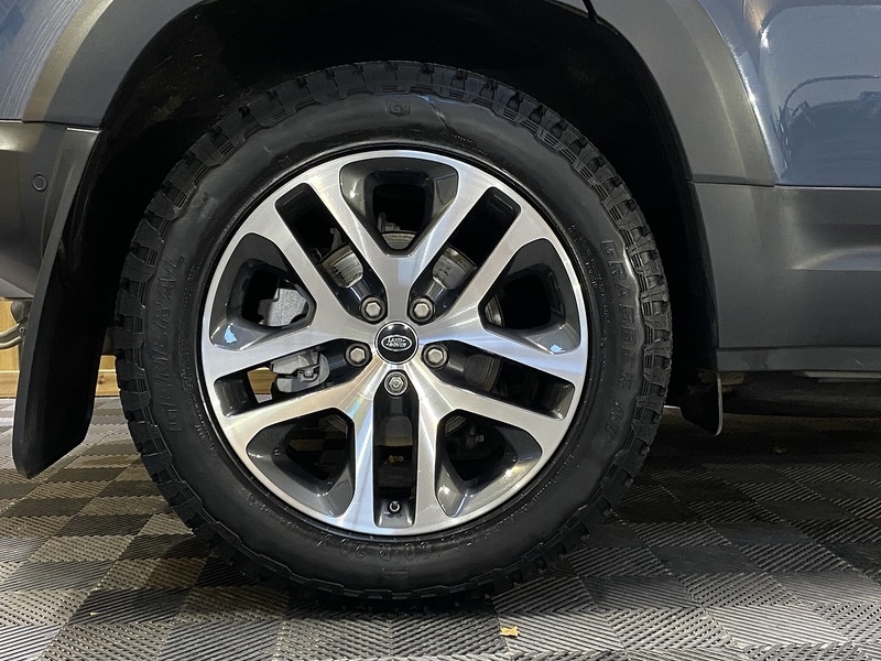 Used Land Rover Defender 110 2020 for sale - 76798822: Photo 46