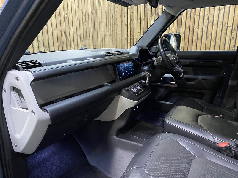 Used Land Rover Defender 110 2020 for sale - 76798822: Photo 67