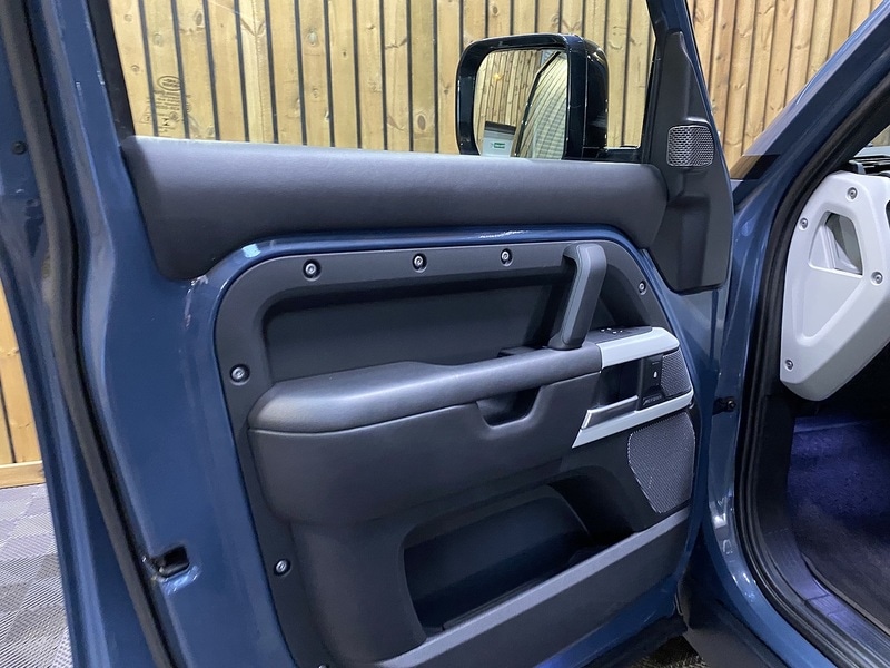 Used Land Rover Defender 110 2020 for sale - 76798822: Photo 69