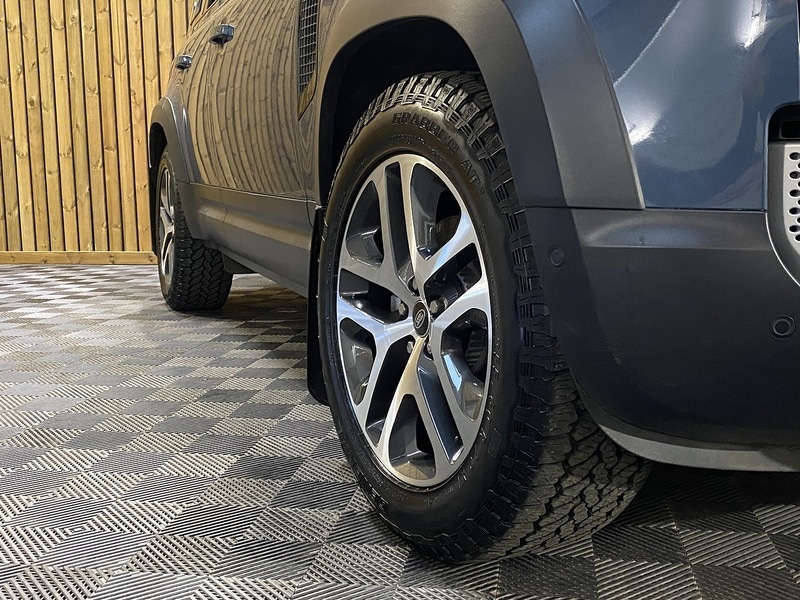 Used Land Rover Defender 110 2020 for sale - 76798822: Photo 71